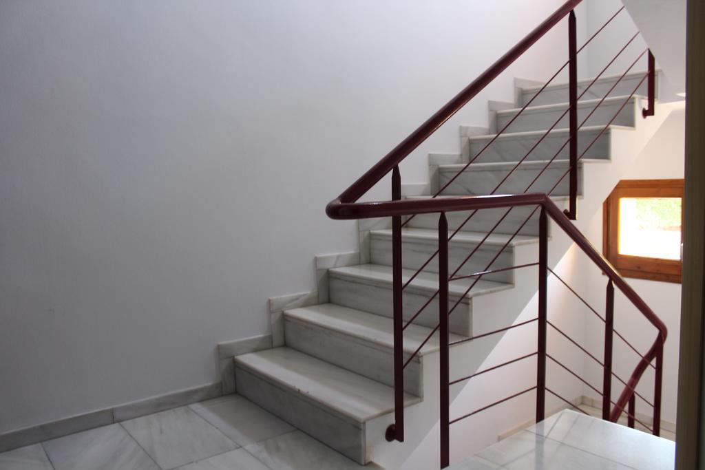 Hostal Montserrat Tona Екстер'єр фото