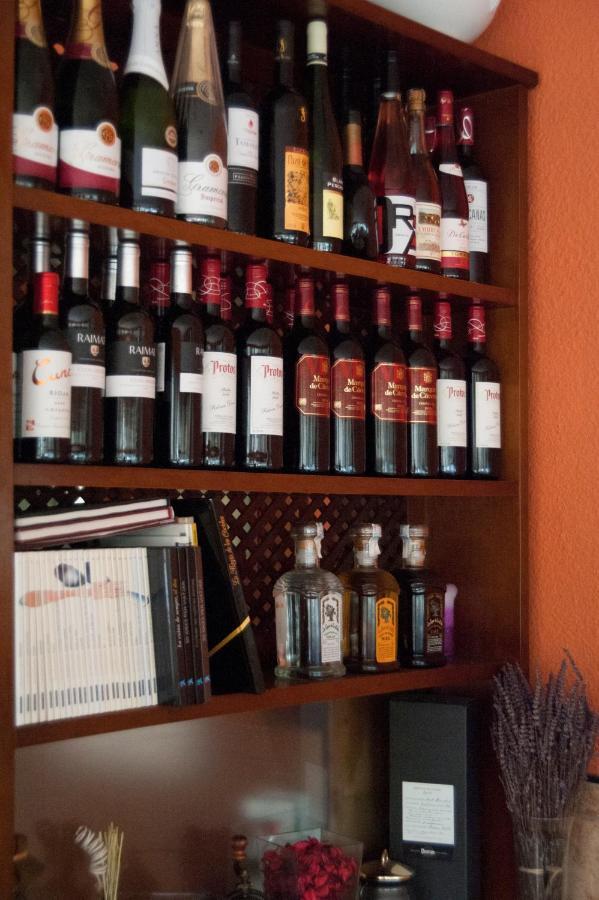 Hostal Montserrat Tona Екстер'єр фото